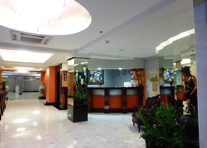 西尔弗欧克斯套房酒店 2* 马尼拉