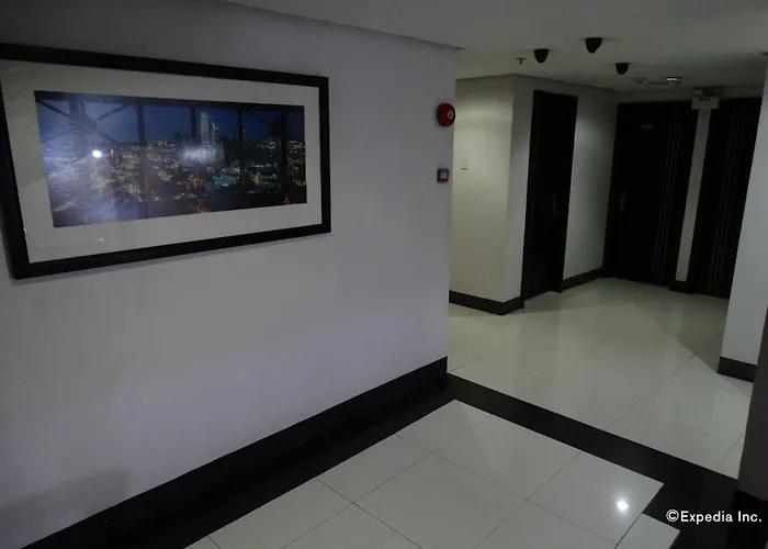 西尔弗欧克斯套房酒店 2* 马尼拉